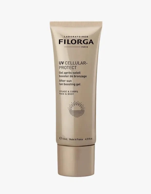 Marka Adı: Filorga
Ürün Adı: Filorga UV Cellular Protect After Sun Tan Boosting Gel
Ürün Cinsiyeti: Unisex
Ürün Tipi: Güneş Sonrası Bronzluk Artırıcı Jel
Ürün Sezonsallığı: Yaz
Ürün Çeşidi: Jel
Ürün Özellikleri: Bej renkli tüp ambalajında sunulan bu Filorga güneş sonrası jel, UV Cellular Protect teknolojisi ile cildi güneşin zararlı etkilerinden sonra yatıştırmaya ve bronzluğu pekiştirmeye yardımcı olur. Yüz ve vücut için özel olarak geliştirilmiş hafif jel formülü sayesinde ciltte kolayca emilir ve ferahlık hissi bırakır. 125 ml hacmiyle uzun süreli kullanım imkanı sunar ve Fransa'da üretilmiştir. Cildin hücresel korumasını destekleyerek güneş sonrası hassasiyetini azaltmayı hedefler ve güneşlenme sonrası cildin nem dengesini korur.
Öne Çıkan Detaylar:
- Bronzluğu uzatmaya ve güçlendirmeye yardımcı olur.
- Hafif ve ferahlatıcı jel formülü sayesinde ciltte kolayca emilir.
- Yüz ve vücut kullanımı için uygundur.
- UV Cellular Protect özelliği ile hücresel koruma sağlama iddiası taşır.
Kimler Kullanıyor?: Güneşe maruz kaldıktan sonra cildini rahatlatmak, nemlendirmek ve doğal bronzluğunu daha uzun süre korumak isteyen kişiler için idealdir. Hafif dokulu, yapışkan his bırakmayan bir güneş sonrası ürün arayanlar ve yüz ile vücut için tek bir ürün tercih edenler bu jeli günlük bakım rutinlerine dahil edebilirler.