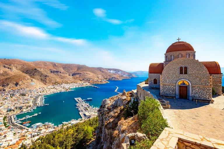 Sünger Avcılarının Gizli Adası: Bodrum’dan 45 Dakikada Kalimnos Gezi Rehberi