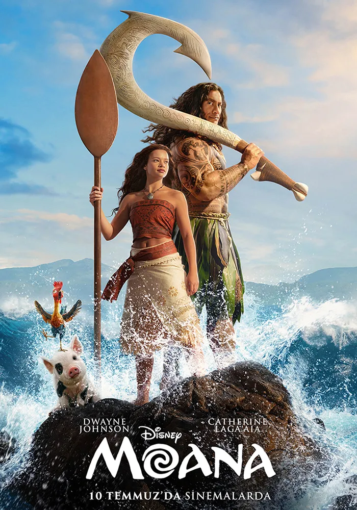 Sinema yazarı Burak Göral'ın vizyon filmleri önerileri arasında yer alan Moana posterinde, genç Moana elinde kürekle, kaslı Maui omuzunda büyük balık oltasıyla, yanlarında domuz ve horozla coşkulu okyanus dalgaları arasında bir kayalıkta poz veriyor.
