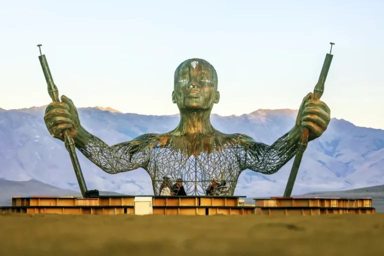 Nevada Çölü’ndeki Ütopya: Burning Man 2026 Hayatta Kalma Rehberi