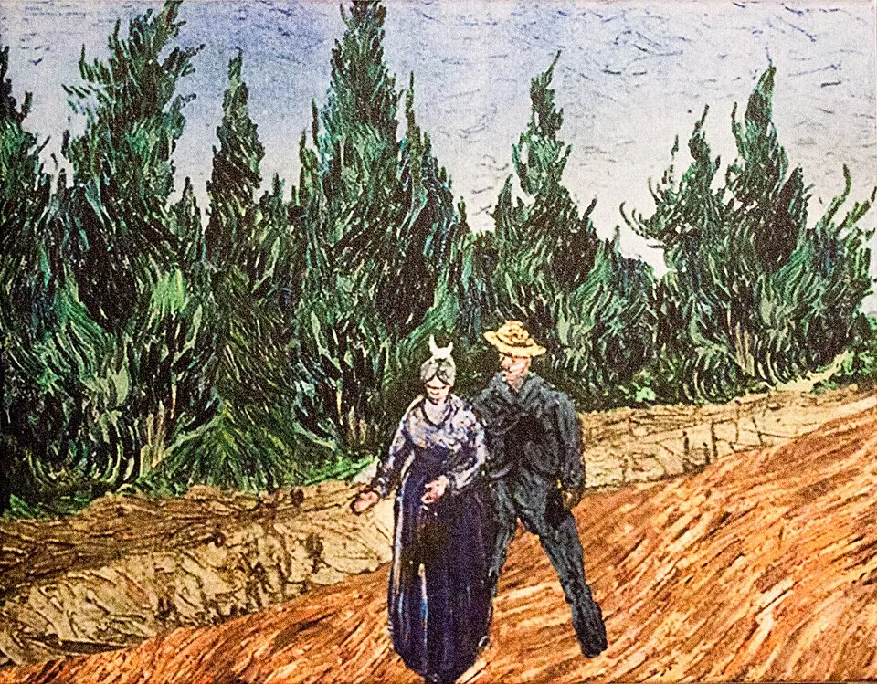Van Gogh'un özgün fırça darbeleriyle hayat bulan bu etkileyici tabloda, turuncu topraklı bir yolda ilerleyen, başörtülü yaşlı bir kadın ve hasır şapkalı bir erkeğin oluşturduğu iki sevgili figürü, arka plandaki yemyeşil selvi ağaçları ve bulutlu gökyüzü eşliğinde, adeta zamanın kayıp eserlerinden biri olarak derin bir duygu yansıtır.