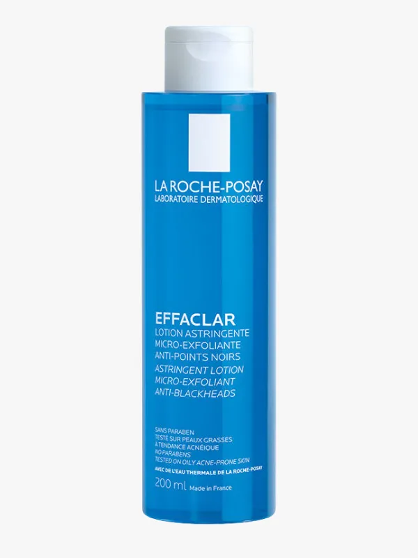 La Roche-Posay Effaclar serisine ait, yağlı ve akneye eğilimli ciltler için tasarlanmış, mikro-eksfoliyan ve siyah nokta karşıtı bir ürün olan bu mavi şişeli sıkılaştırıcı losyon (tonik), salisilik asit içeriğiyle derinlemesine temizlik sunar.