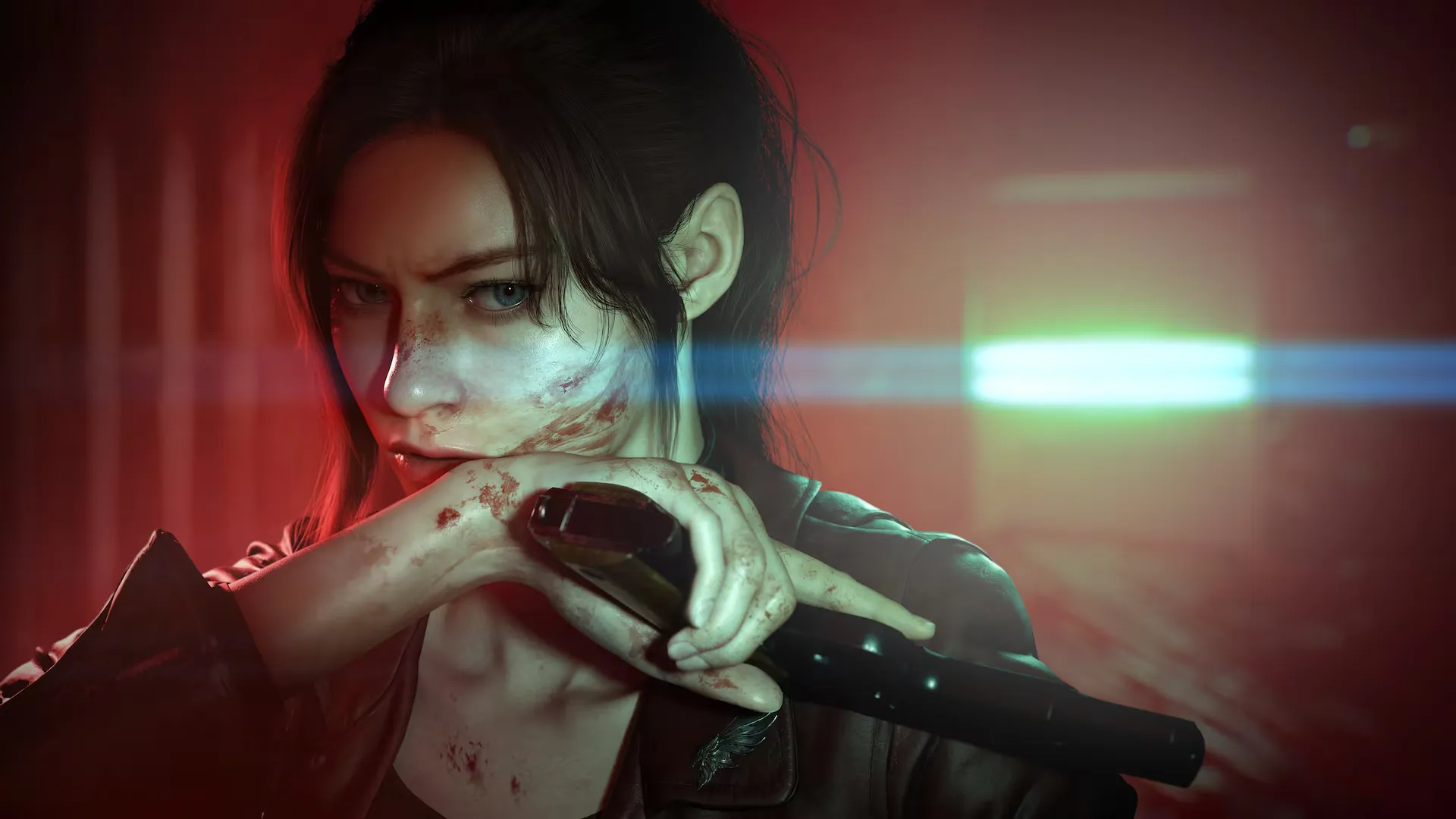 Kanlı yüzü ve kolu olan, çenesine dayadığı tabancayı kararlı bir ifadeyle tutan, mavi gözlü bir kadın karakter, kırmızı ve parlak ışıkların dramatik atmosferinde Resident Evil Veronica oyunları için gergin bir anı yansıtıyor.