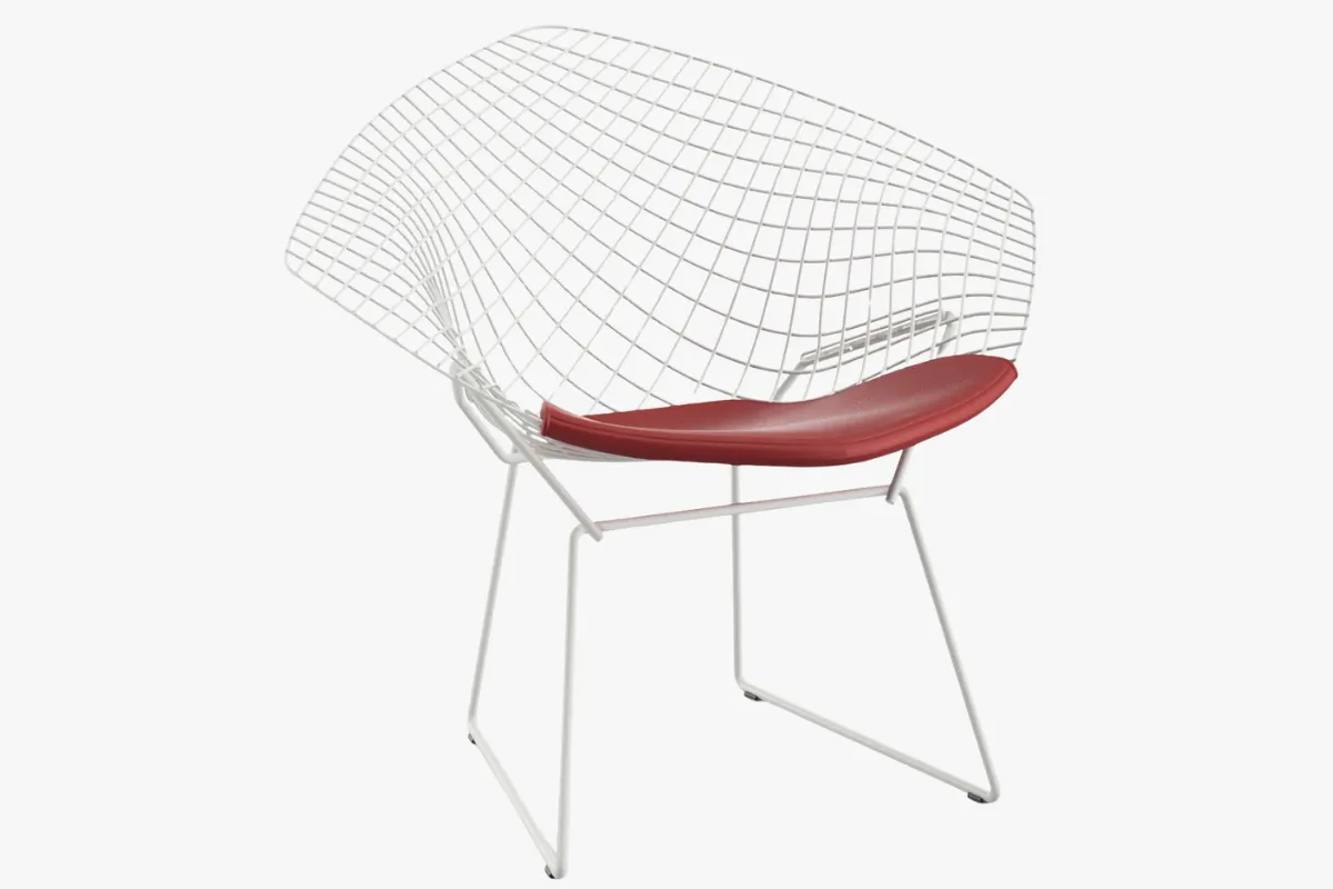 Harry Bertoia tarafından tasarlanan, endüstriyel esintili ve zarif yapısıyla öne çıkan bu ikonik Bertoia Diamond Sandalye, bükülmüş çelik tellerden oluşan kafes benzeri elmas deseniyle modern tasarımın kalıcı bir klasiğidir.