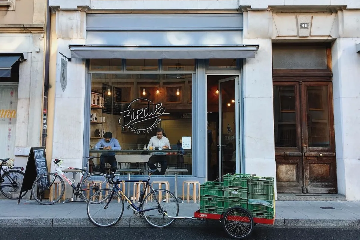 Cenevre'deki Birdie Food & Coffee'den bir görünüm