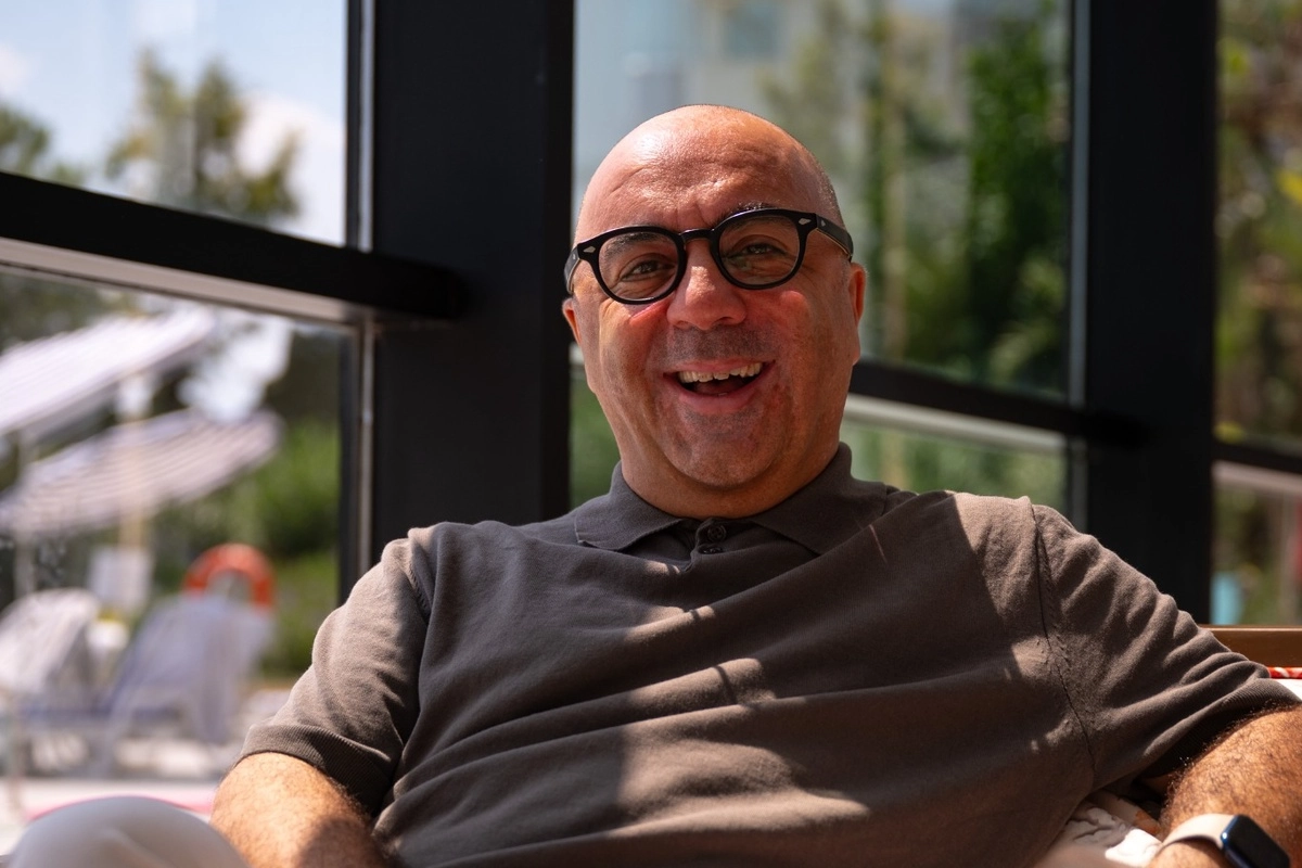 İyi Otel Bulduk da, İyi Misafir miyiz? Emir Hepoğlu’na Sorduk