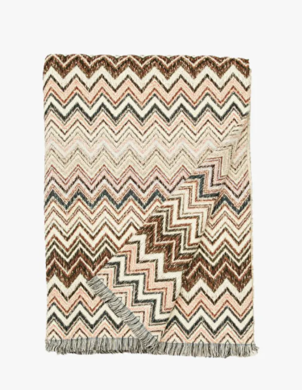 Küçük kış bahçesi dekorasyonu için Missoni Home çok renkli throw battaniye