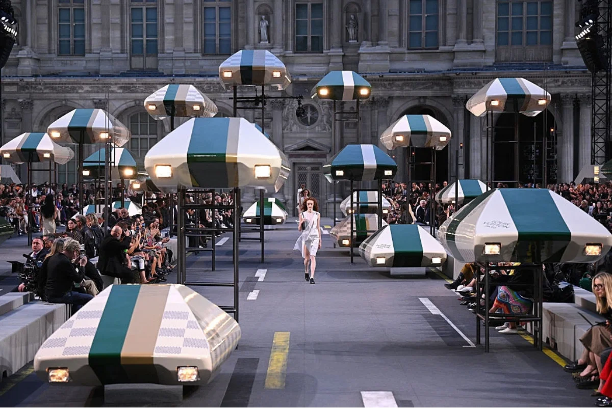 paris-moda-haftasi-kapak-louis-vuitton