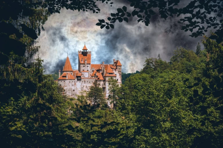 Dracula Efsanesinin Ötesinde: Transilvanya’dan Bükreş’e Masalsı Romanya Rotası