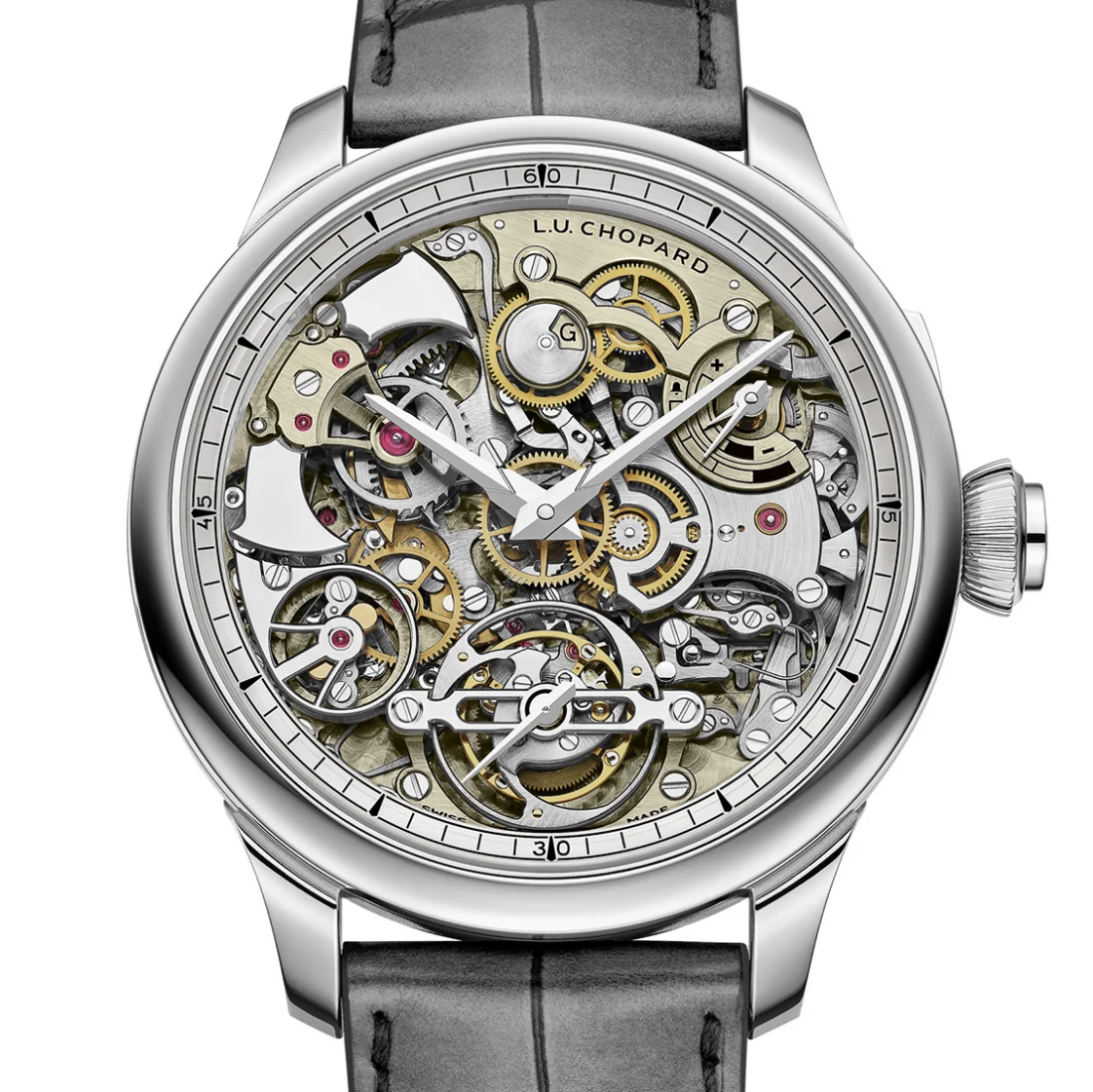 Chopard L.U.C Grand Strike iskelet saat, haute horlogerie geleneğini yansıtan, karmaşık dişlileri ve ince köprüleri şeffaf kadranından tüm detaylarıyla gözler önüne sererek özenli mekanik ustalığı sergiliyor.