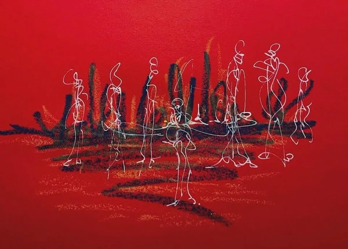 Aklımdan Çıkanlar 2 sergisinin aydınlık galerisinde, farklı boyutlarda ve renklerde soyut sanat eserlerinin beyaz duvarlarda özenle sergilendiği, ziyaretçilerin eserler arasında dolaşarak dikkatlice incelediği canlı bir an.