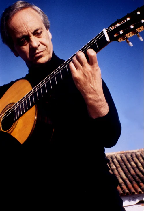 İş Sanat'ın 27. Sezonu kapsamında sahne alan dünyaca ünlü flamenko gitaristi Paco Peña, derin bir odaklanma ile gitarının tellerine dokunarak dinleyicilere flamenkonun tutkulu ruhunu hissettiren unutulmaz bir müzik ziyafeti sunuyor.