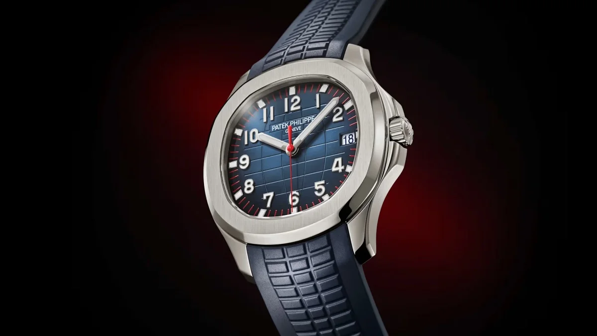 Milano özel edisyon Patek Philippe Ref. 5167A Aquanaut'ın paslanmaz çelikten yuvarlak sekizgen kasası, belirgin dokulu grenaj desenli ikonik kadranı ve kadrana uygun entegre spor kauçuk kordonuyla modern zarafeti yansıtan dinamik bir tasarım.
